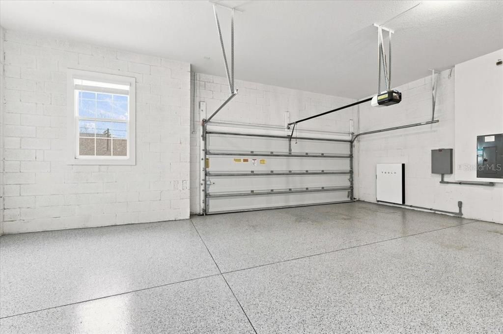 For Sale: $400,000 (4 beds, 2 baths, 2062 Square Feet)