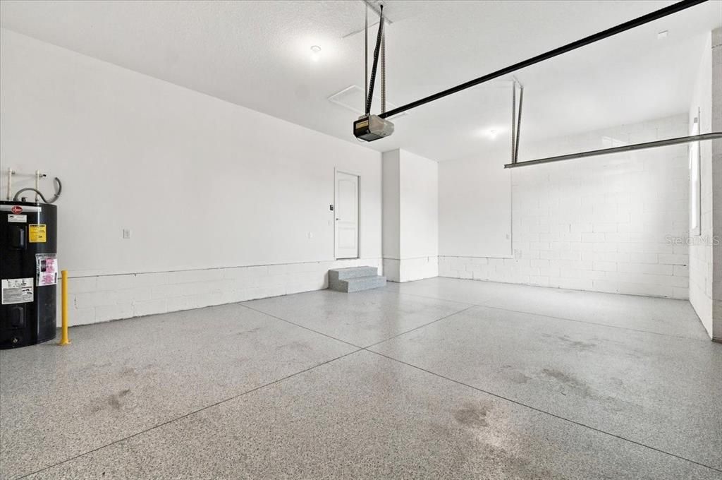 For Sale: $400,000 (4 beds, 2 baths, 2062 Square Feet)