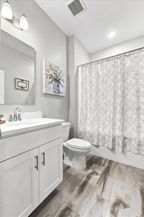For Sale: $400,000 (4 beds, 2 baths, 2062 Square Feet)