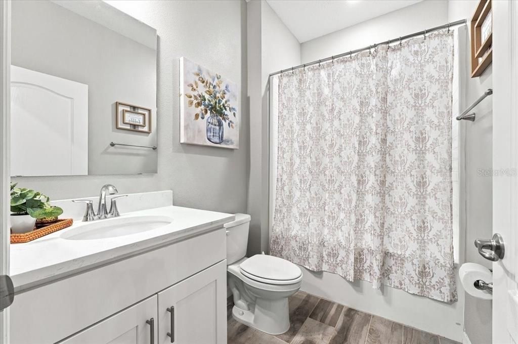 For Sale: $400,000 (4 beds, 2 baths, 2062 Square Feet)