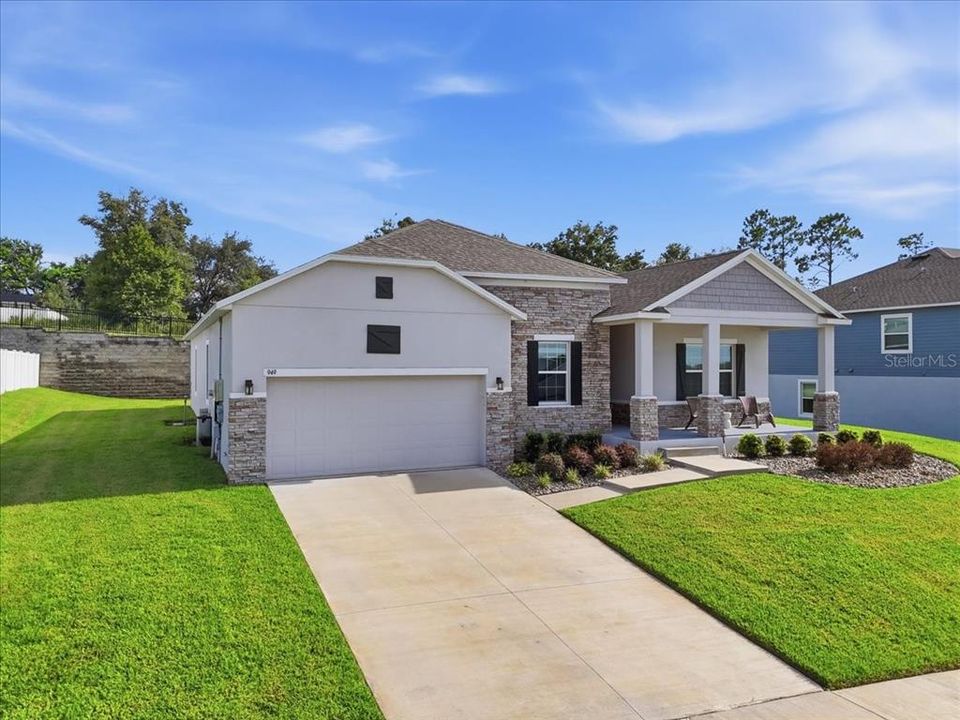 For Sale: $400,000 (4 beds, 2 baths, 2062 Square Feet)
