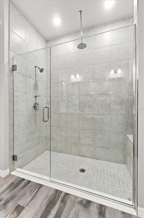 For Sale: $400,000 (4 beds, 2 baths, 2062 Square Feet)