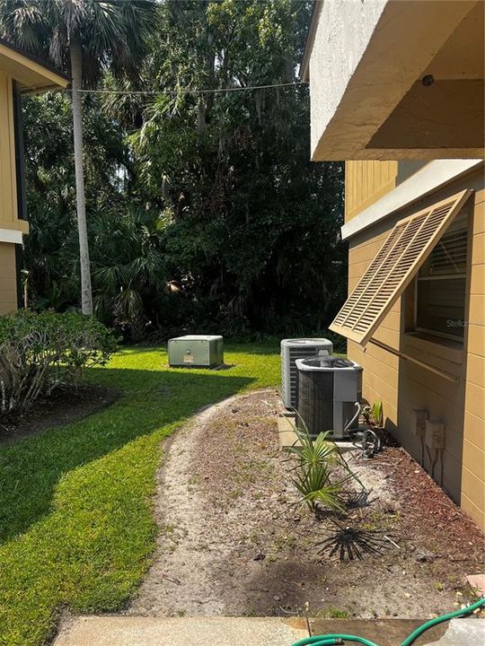 For Rent: $1,400 (2 beds, 2 baths, 897 Square Feet)
