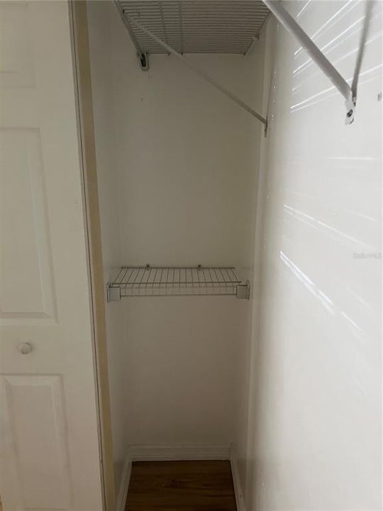 For Rent: $1,400 (2 beds, 2 baths, 897 Square Feet)