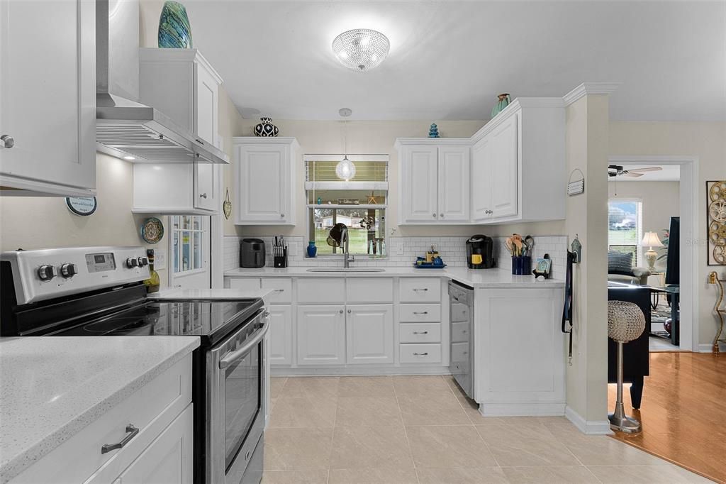 For Sale: $319,900 (3 beds, 2 baths, 1495 Square Feet)