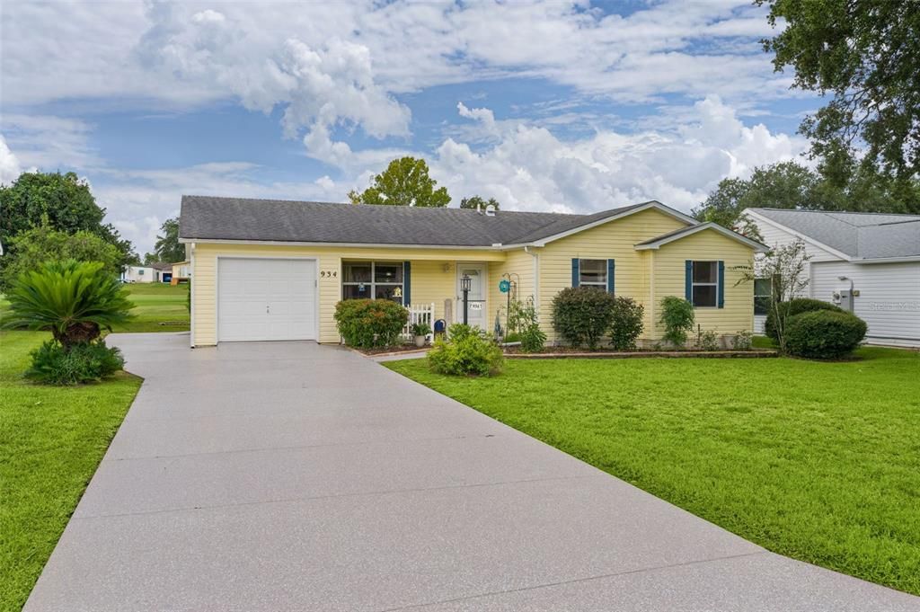 For Sale: $319,900 (3 beds, 2 baths, 1495 Square Feet)