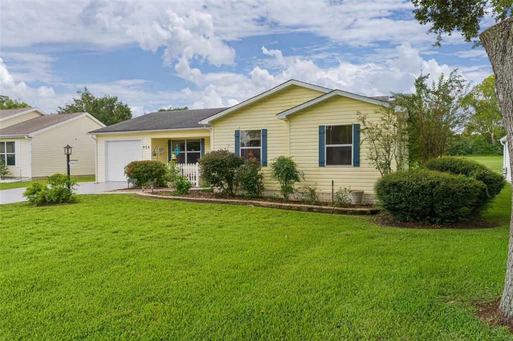 For Sale: $319,900 (3 beds, 2 baths, 1495 Square Feet)