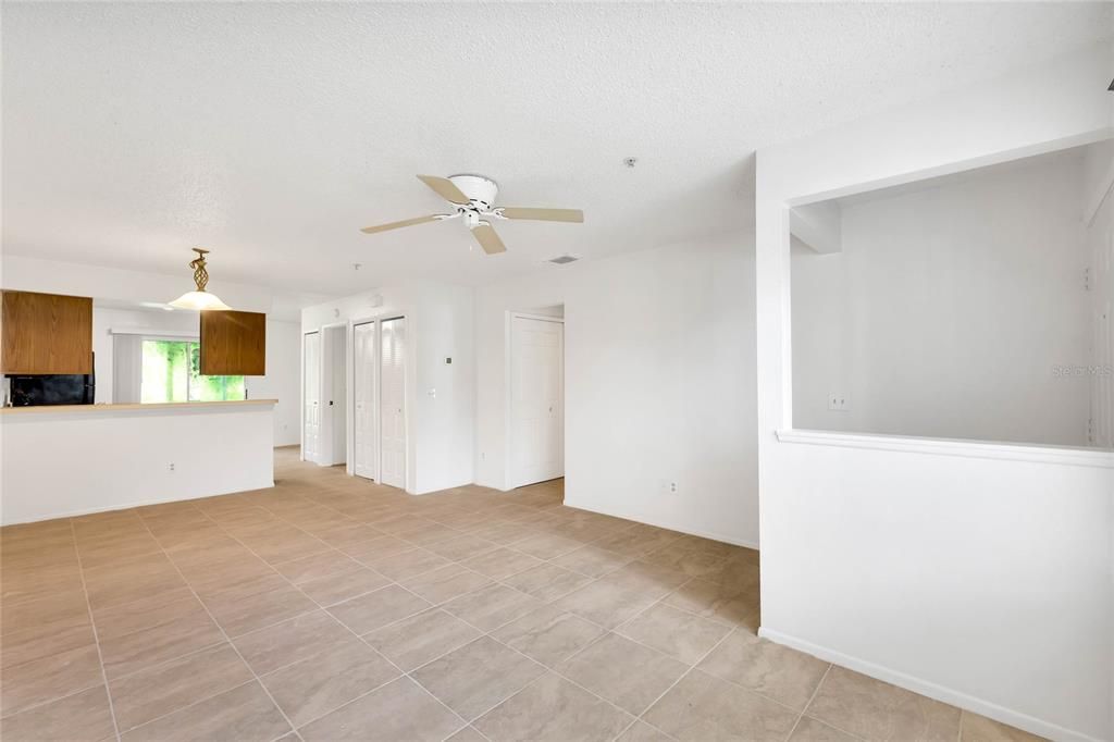 For Rent: $1,575 (2 beds, 2 baths, 975 Square Feet)
