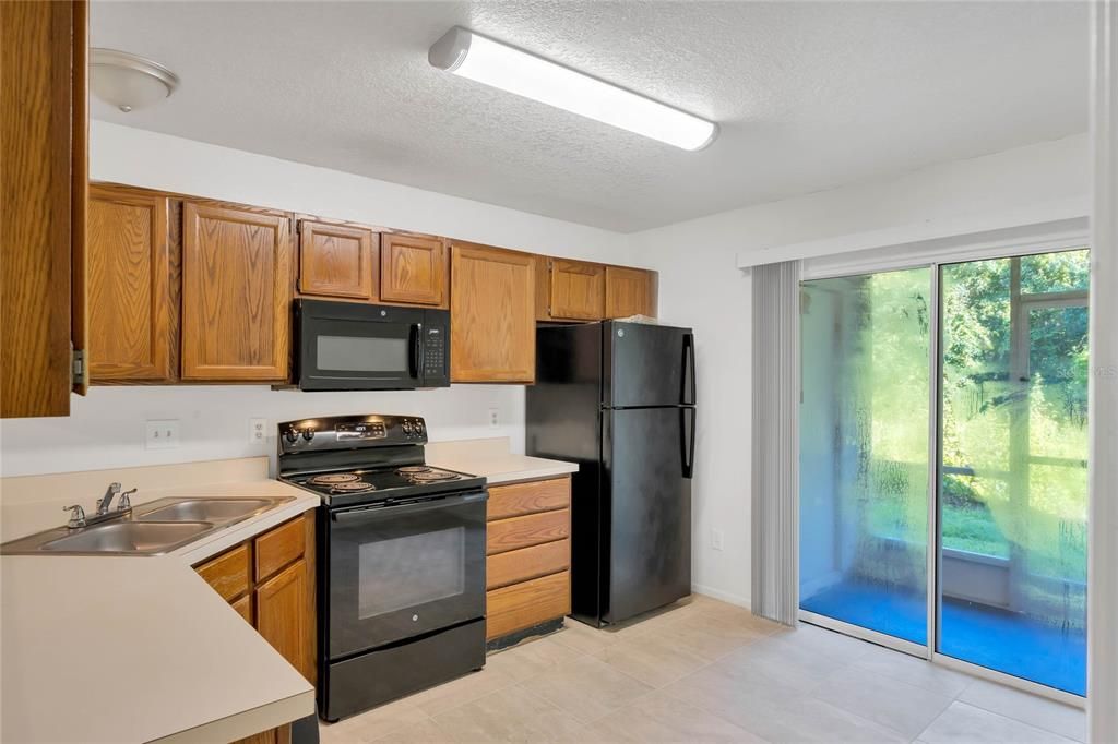 For Rent: $1,575 (2 beds, 2 baths, 975 Square Feet)