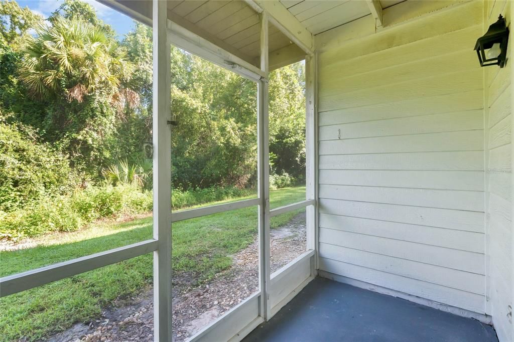 For Rent: $1,575 (2 beds, 2 baths, 975 Square Feet)