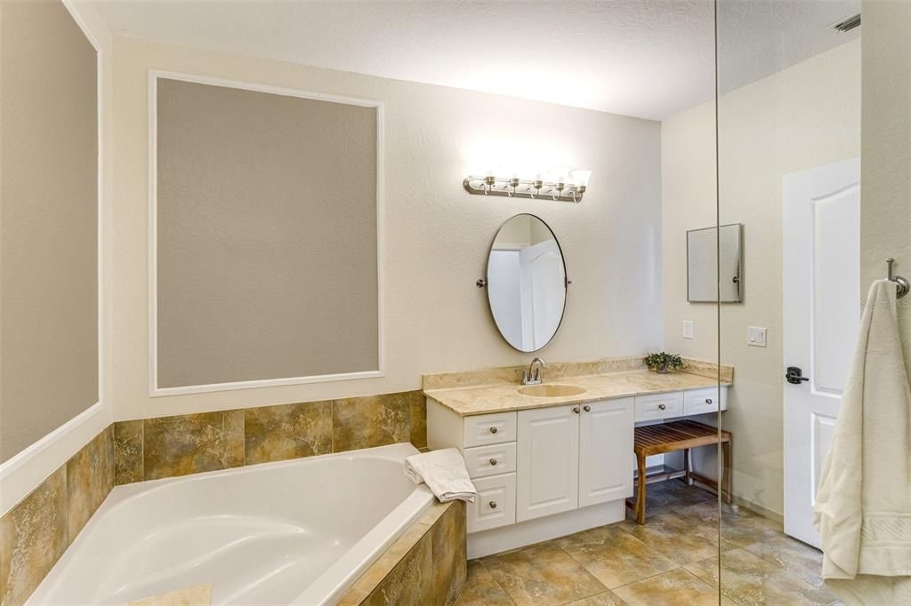 В аренду: $2,500 (1 спален, 1 ванн, 1079 Квадратных фут)