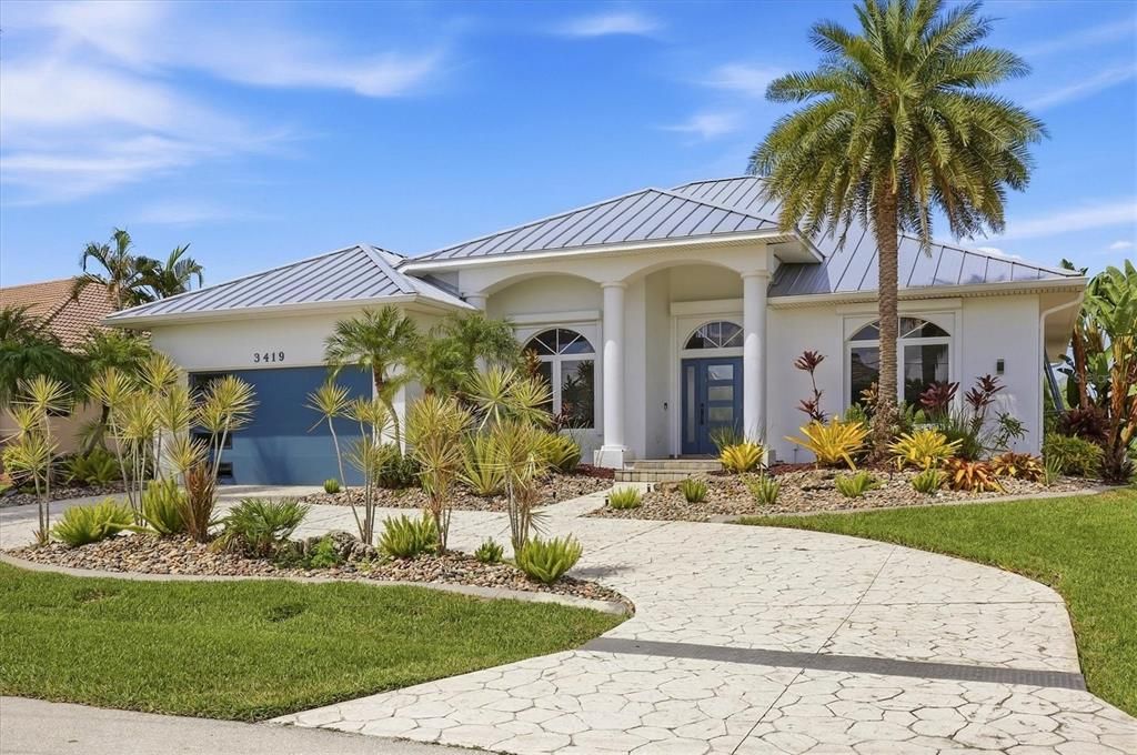 En Venta: $899,000 (3 camas, 2 baños, 2615 Pies cuadrados)