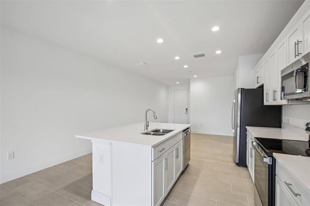 В аренду: $2,470 (3 спален, 2 ванн, 1790 Квадратных фут)