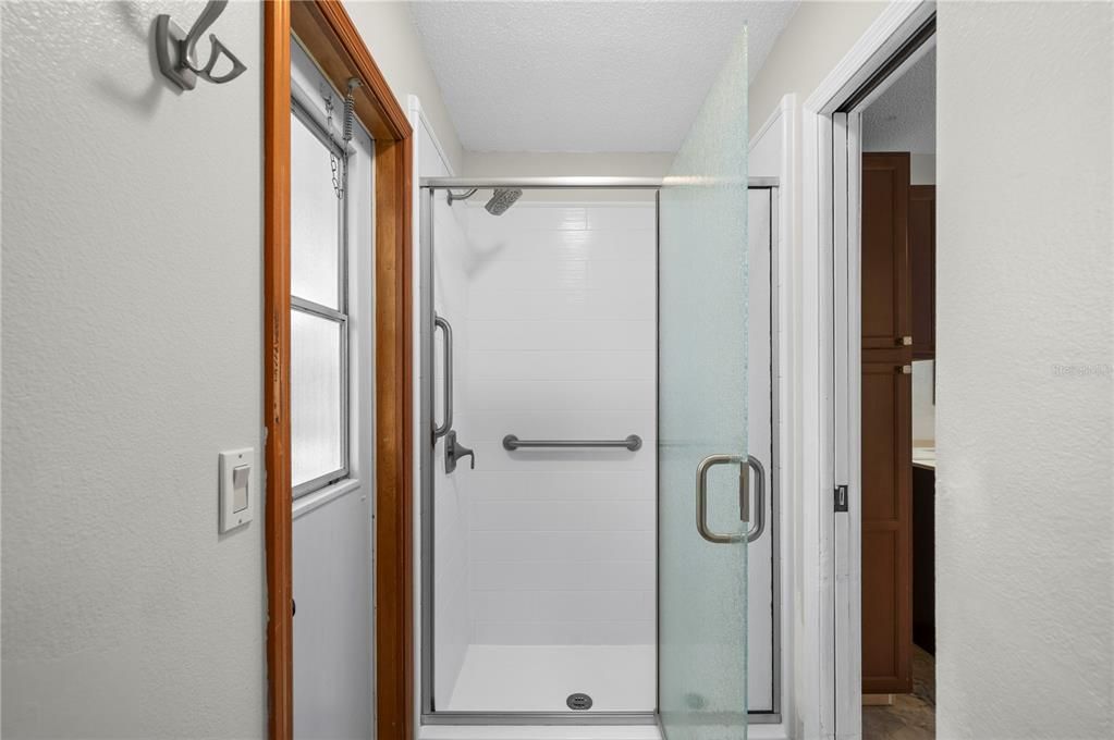 For Sale: $325,000 (2 beds, 2 baths, 1607 Square Feet)