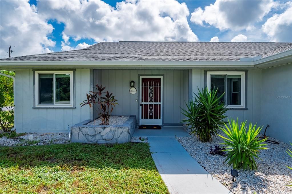 For Sale: $325,000 (2 beds, 2 baths, 1607 Square Feet)