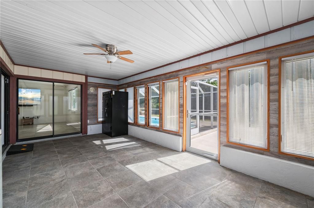 For Sale: $325,000 (2 beds, 2 baths, 1607 Square Feet)