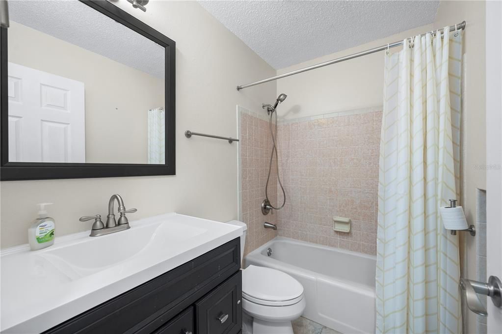 For Sale: $325,000 (2 beds, 2 baths, 1607 Square Feet)