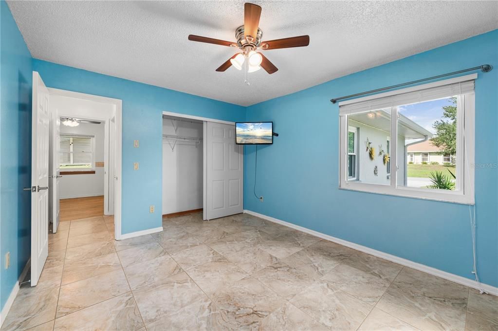 For Sale: $325,000 (2 beds, 2 baths, 1607 Square Feet)