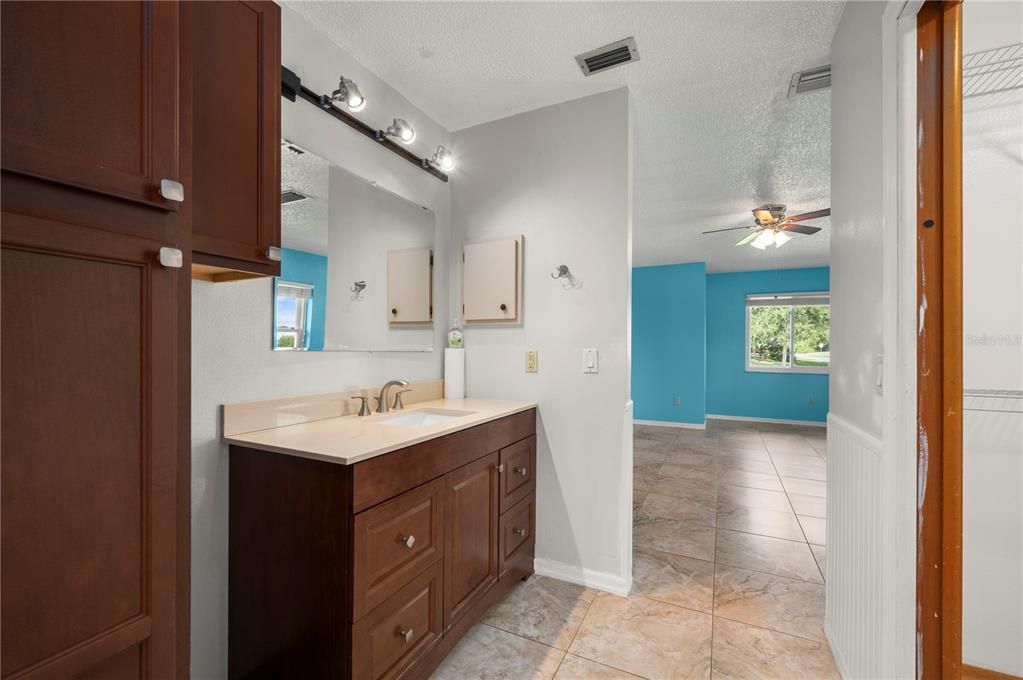 For Sale: $325,000 (2 beds, 2 baths, 1607 Square Feet)