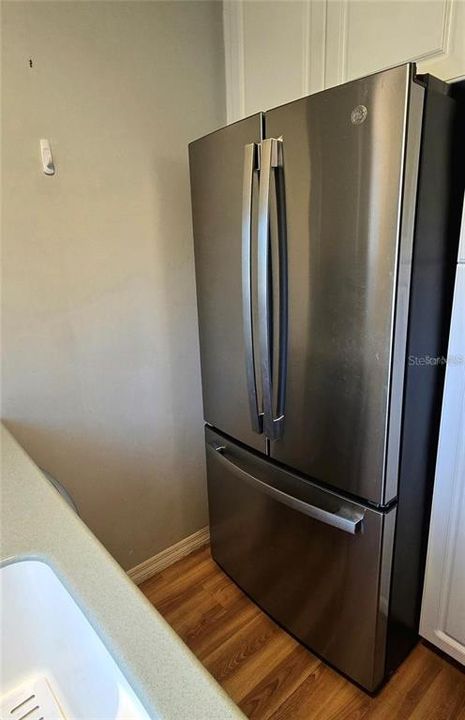 For Sale: $229,900 (3 beds, 2 baths, 1300 Square Feet)