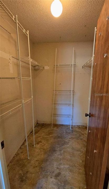 For Sale: $229,900 (3 beds, 2 baths, 1300 Square Feet)