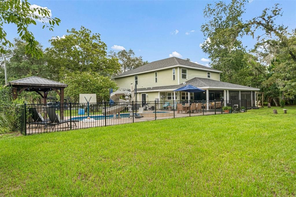 На продажу: $799,900 (4 спален, 2 ванн, 3096 Квадратных фут)