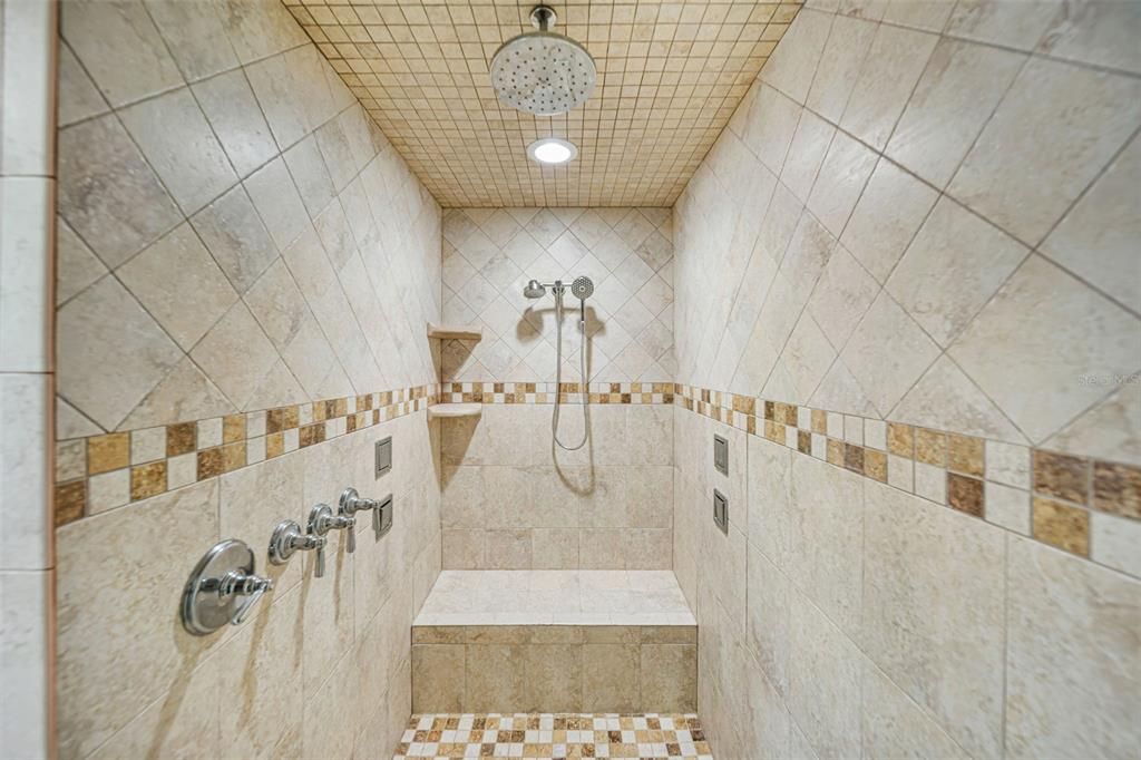 На продажу: $799,900 (4 спален, 2 ванн, 3096 Квадратных фут)