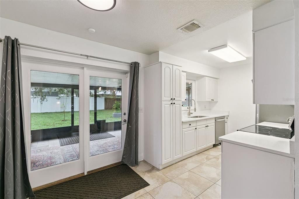 For Sale: $330,000 (3 beds, 2 baths, 1154 Square Feet)