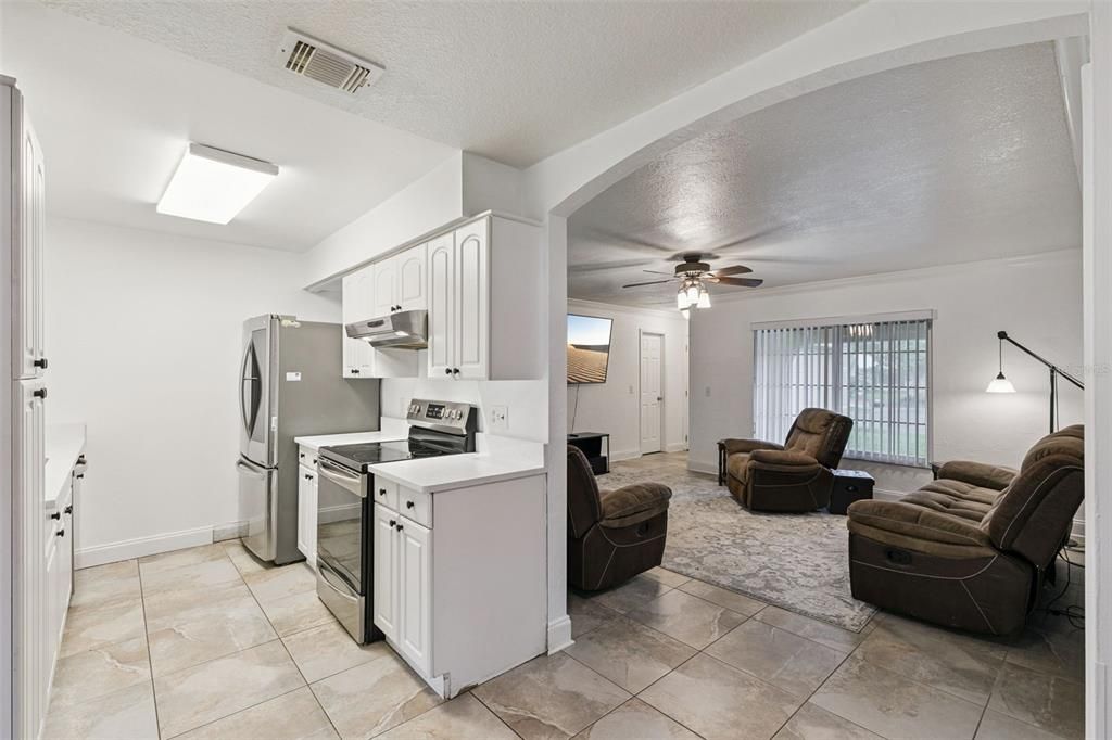 For Sale: $330,000 (3 beds, 2 baths, 1154 Square Feet)