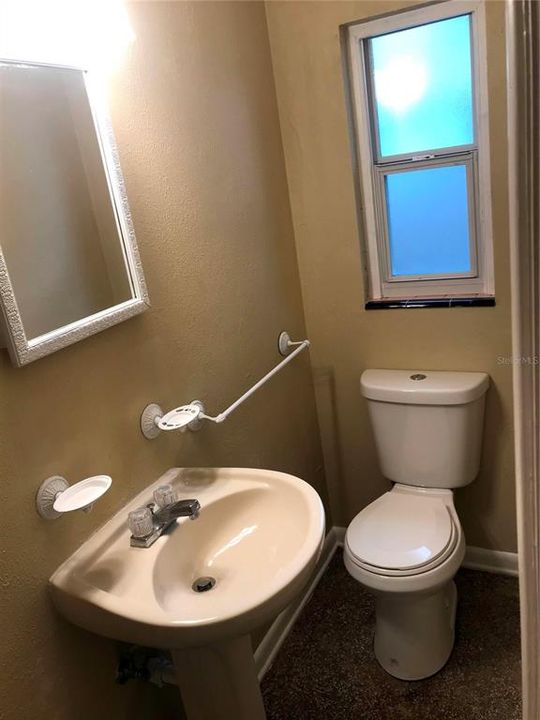 For Rent: $1,950 (3 beds, 2 baths, 1227 Square Feet)