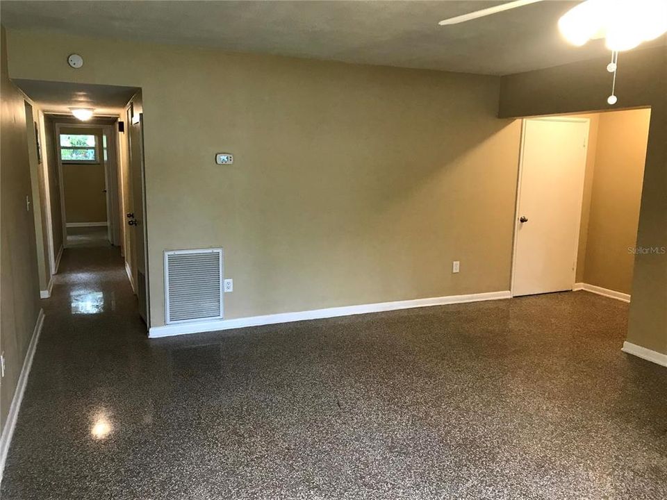 For Rent: $1,950 (3 beds, 2 baths, 1227 Square Feet)