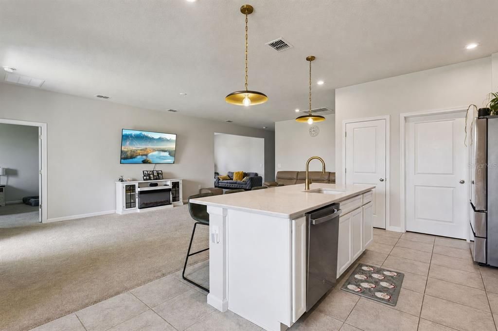 For Sale: $434,900 (3 beds, 2 baths, 1912 Square Feet)