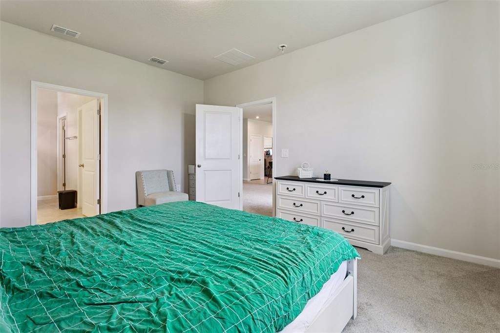 For Sale: $434,900 (3 beds, 2 baths, 1912 Square Feet)