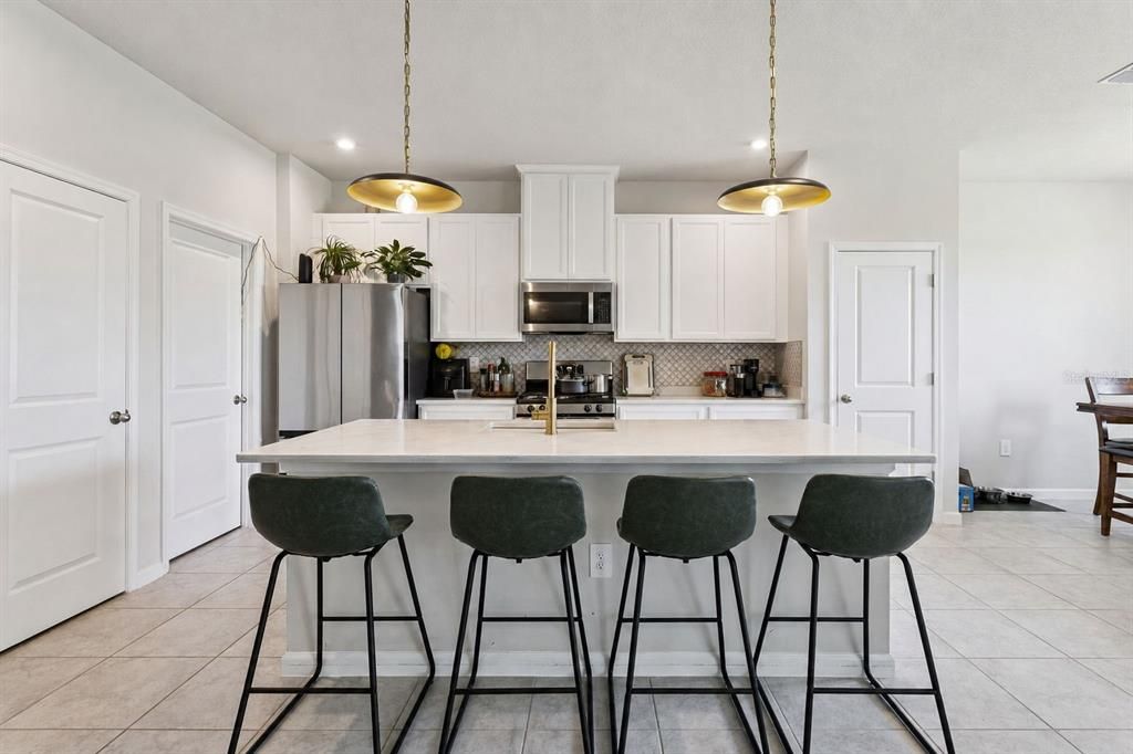 For Sale: $434,900 (3 beds, 2 baths, 1912 Square Feet)