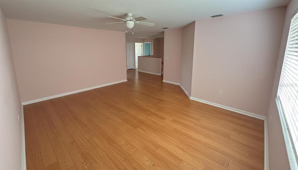 En Venta: $567,500 (3 camas, 2 baños, 2423 Pies cuadrados)