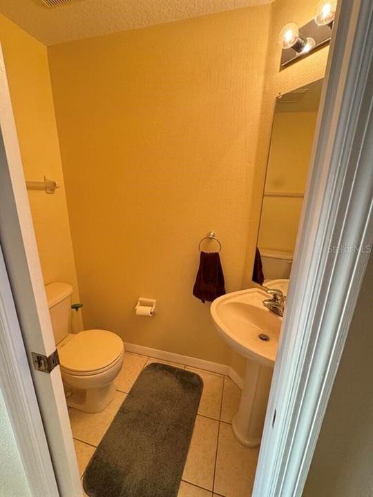 En Venta: $567,500 (3 camas, 2 baños, 2423 Pies cuadrados)