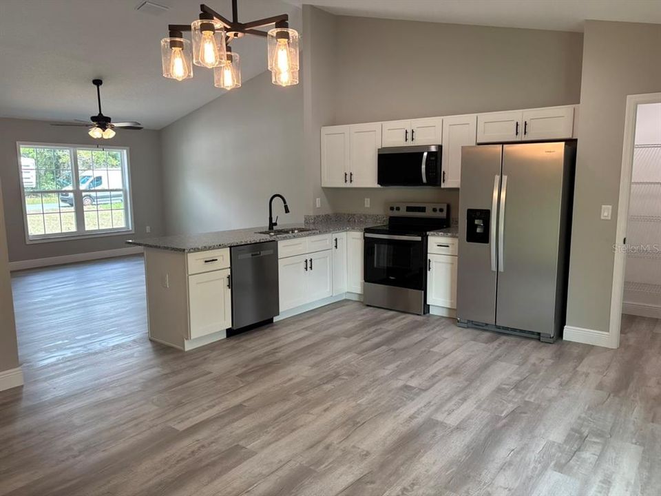 For Sale: $239,900 (3 beds, 2 baths, 1405 Square Feet)