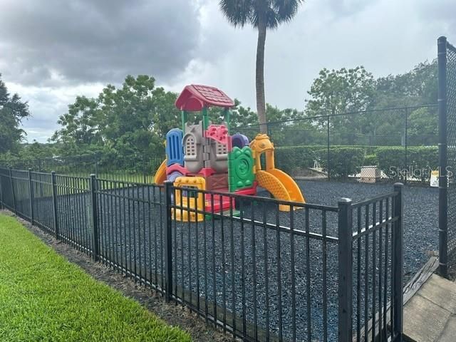 For Sale: $469,900 (4 beds, 2 baths, 2025 Square Feet)