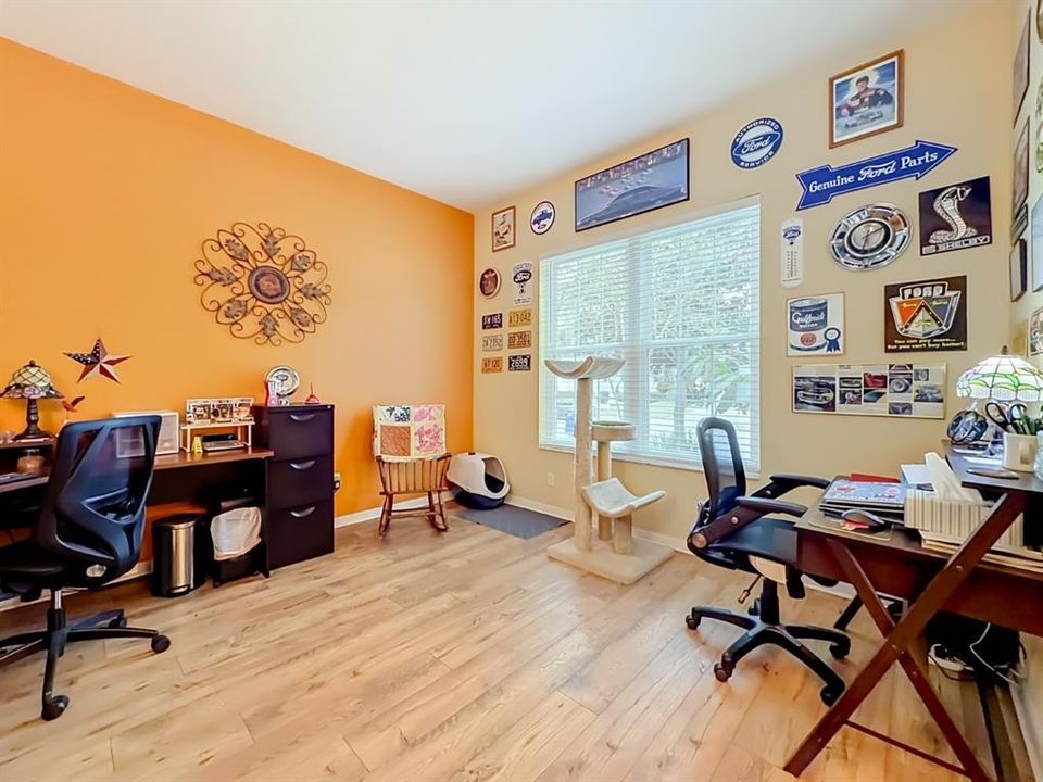 For Sale: $469,900 (4 beds, 2 baths, 2025 Square Feet)
