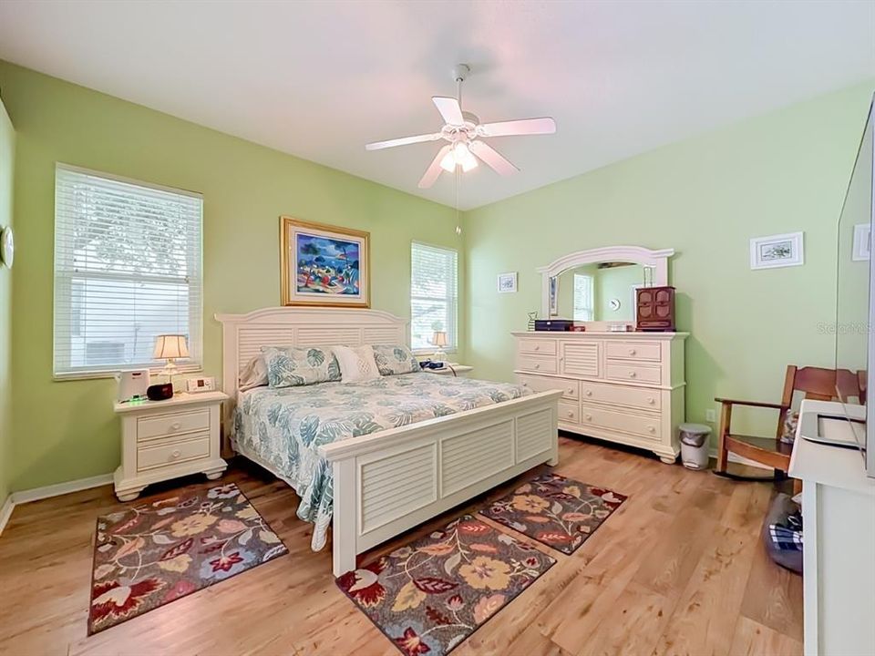 For Sale: $469,900 (4 beds, 2 baths, 2025 Square Feet)