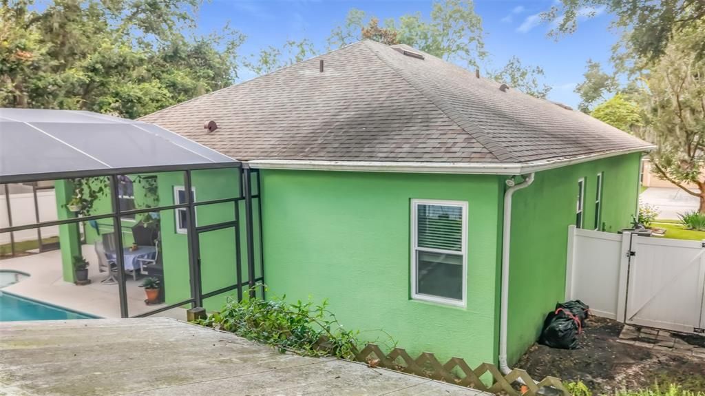 For Sale: $469,900 (4 beds, 2 baths, 2025 Square Feet)