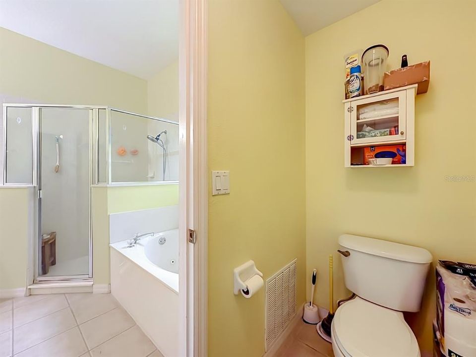 For Sale: $469,900 (4 beds, 2 baths, 2025 Square Feet)