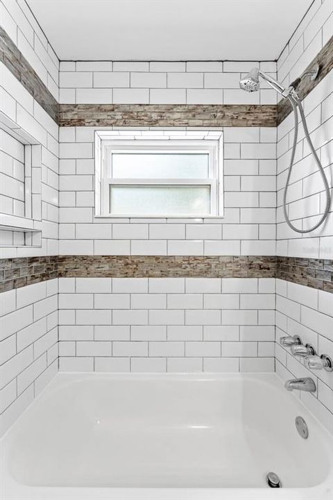 For Sale: $425,000 (4 beds, 3 baths, 1958 Square Feet)