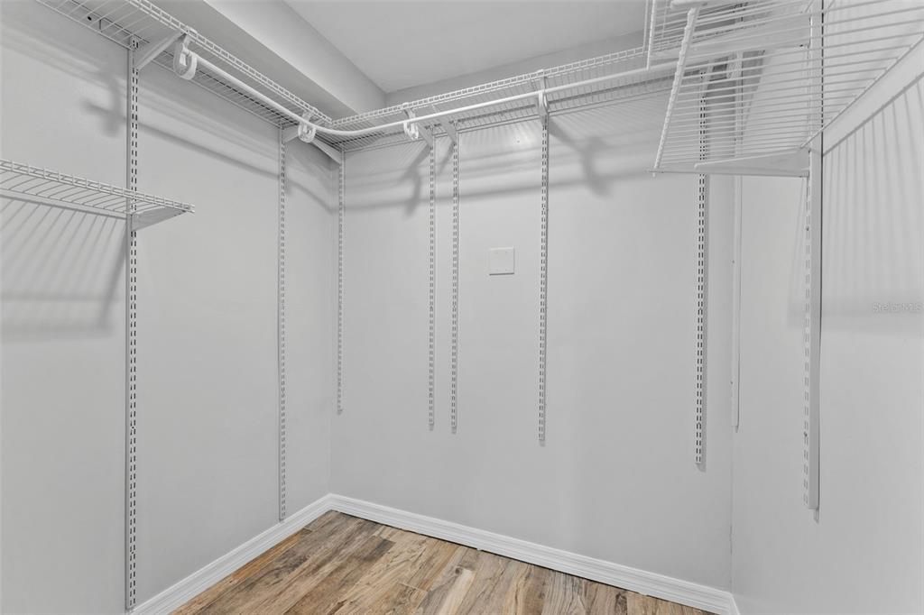 For Sale: $425,000 (4 beds, 3 baths, 1958 Square Feet)