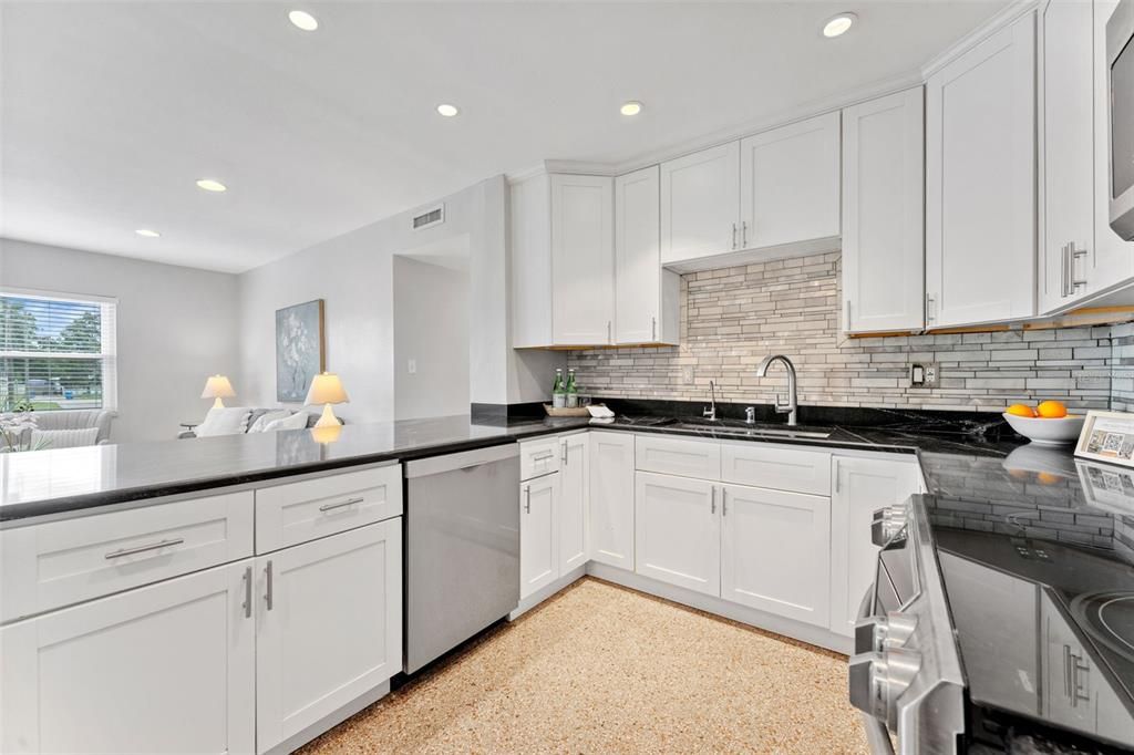 For Sale: $425,000 (4 beds, 3 baths, 1958 Square Feet)
