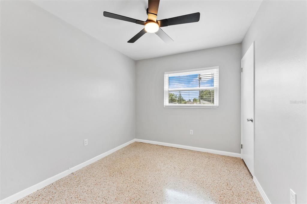 For Sale: $425,000 (4 beds, 3 baths, 1958 Square Feet)
