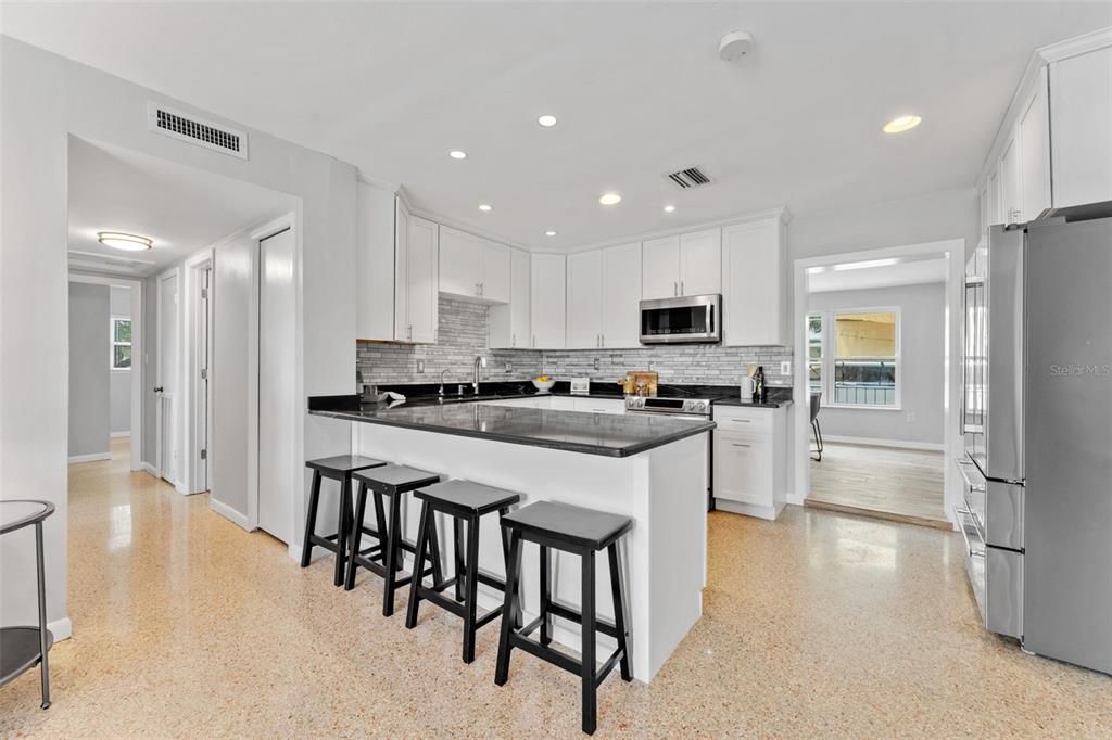 For Sale: $425,000 (4 beds, 3 baths, 1958 Square Feet)