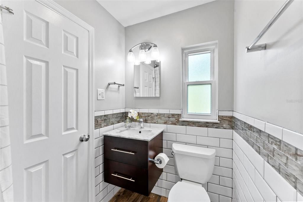 For Sale: $425,000 (4 beds, 3 baths, 1958 Square Feet)