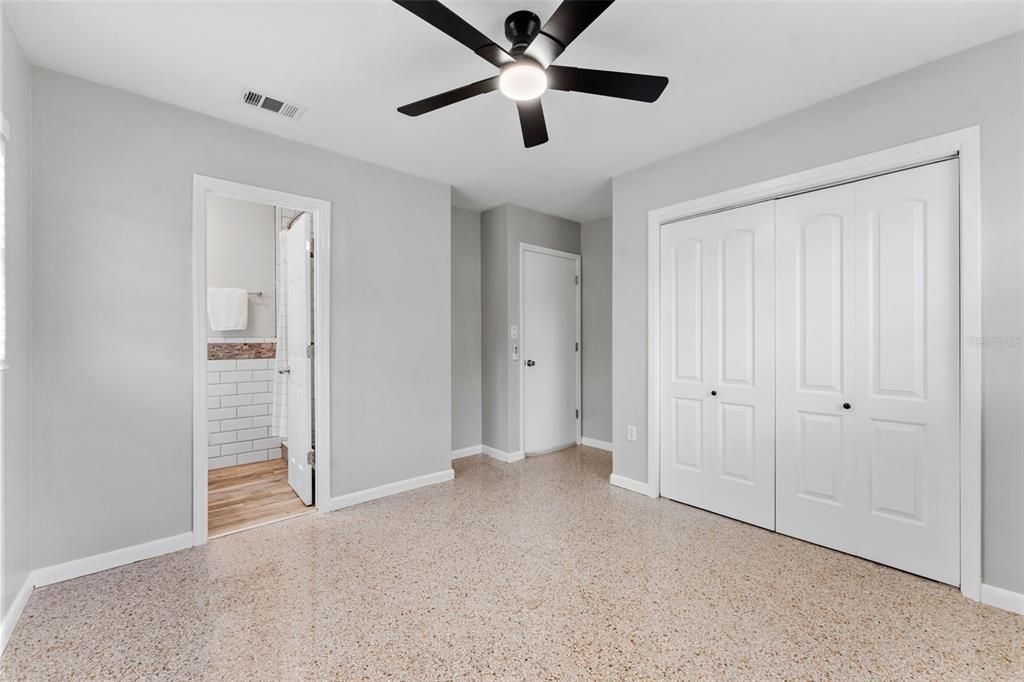 For Sale: $425,000 (4 beds, 3 baths, 1958 Square Feet)