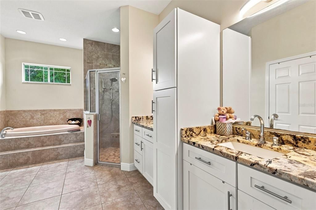 Active With Contract: $835,000 (6 beds, 5 baths, 4367 Square Feet)